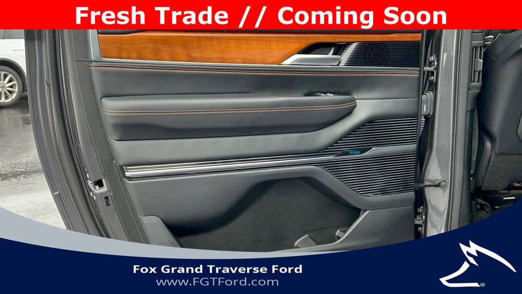 Used 2024 Jeep Grand Wagoneer L Series III image 39