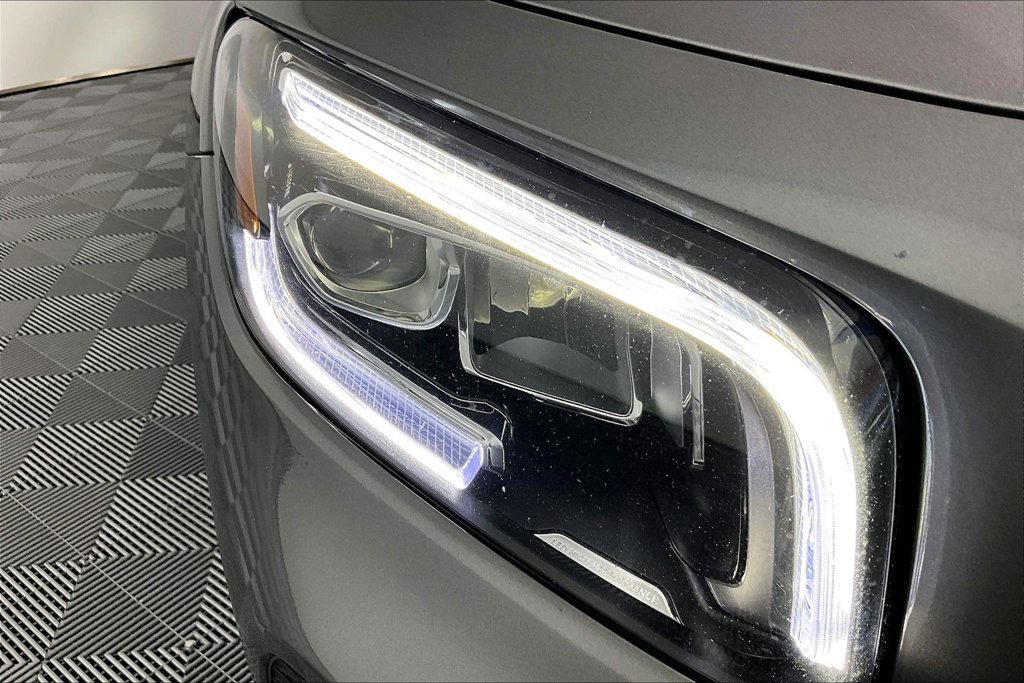 Used 2022 Mercedes-Benz GLB 250 4MATIC w/ Premium Package Lite image 28