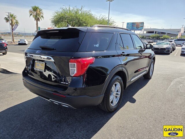 Certified 2022 Ford Explorer XLT w/ Equipment Group 202A AWD/4WD image 7