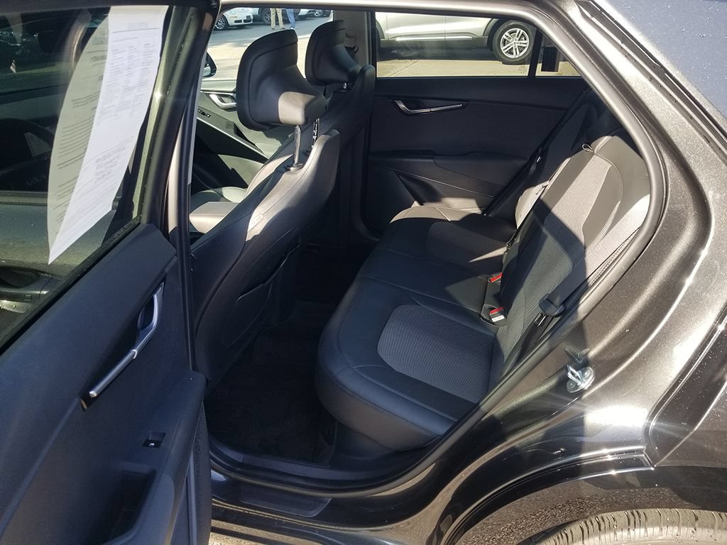 Used 2023 Kia Niro EX Touring FWD image 6