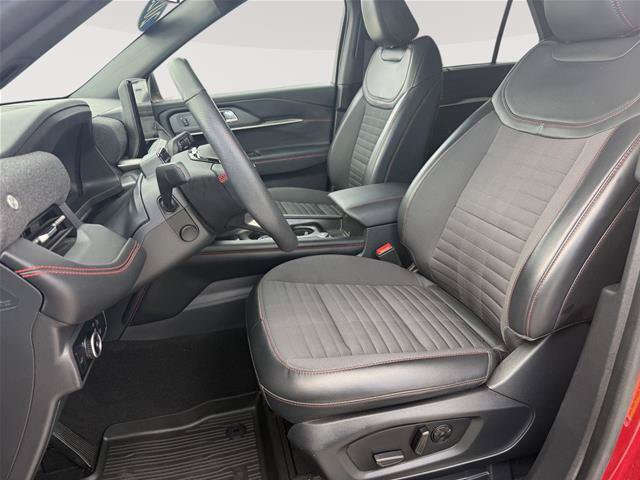 Certified 2025 Ford Explorer ST-Line w/ Premium Package AWD/4WD image 15