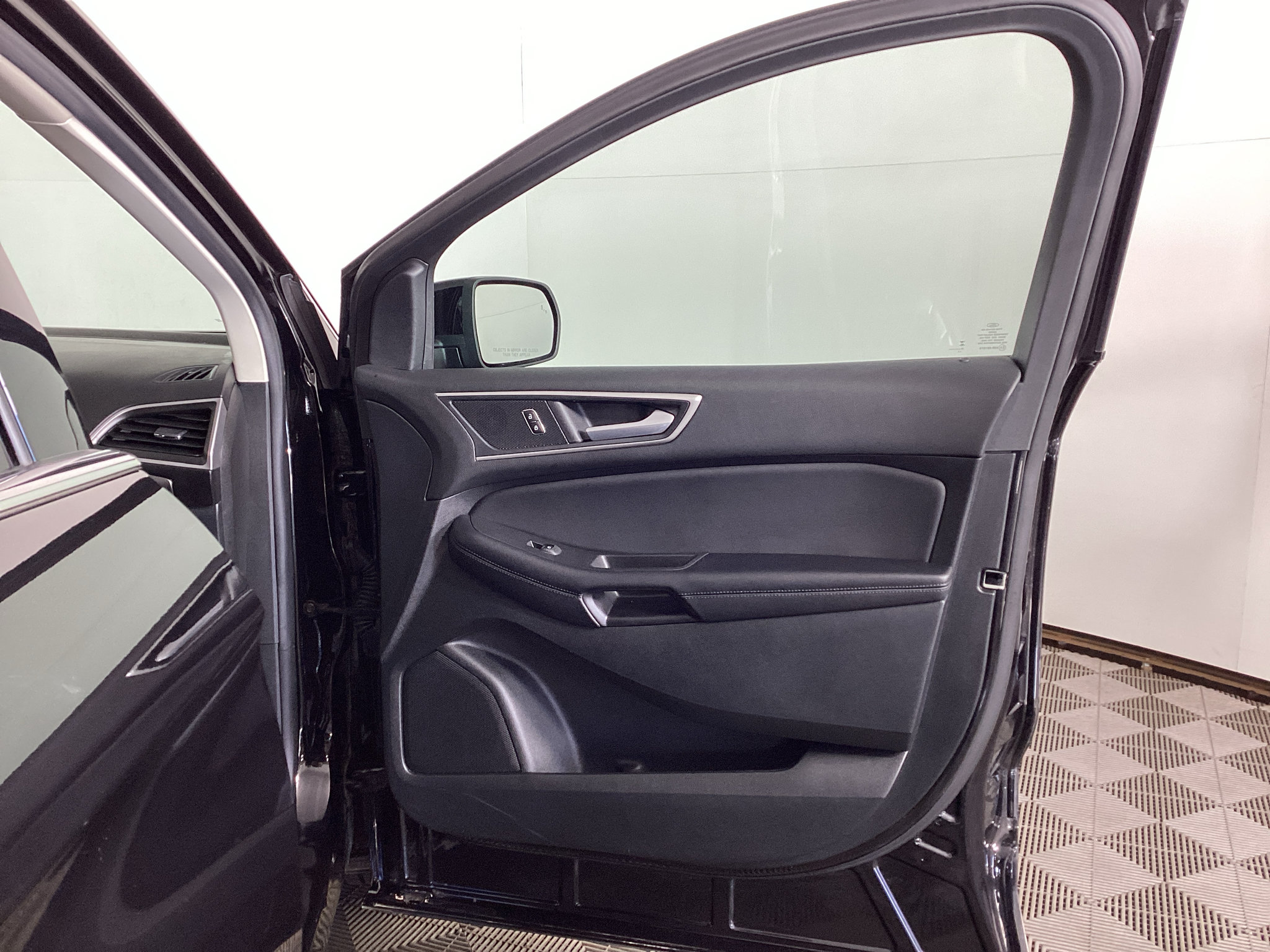 Certified 2024 Ford Edge SEL w/ Convenience Package AWD/4WD image 7