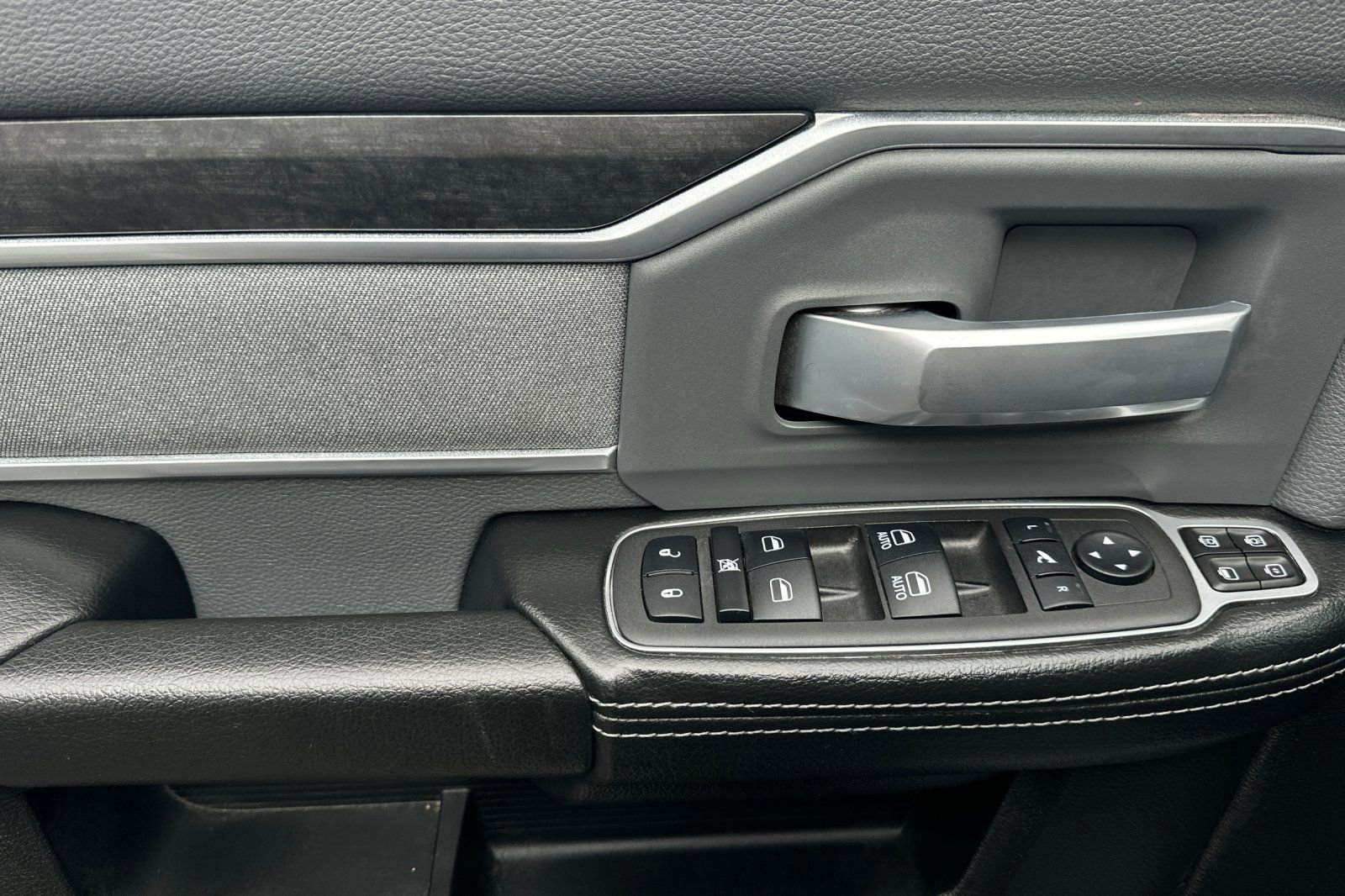 Used 2023 RAM 2500 Big Horn w/ Level 1 Equipment Group image 10