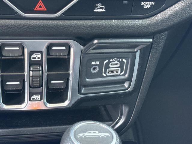 Used 2024 Jeep Gladiator Sport AWD/4WD image 30