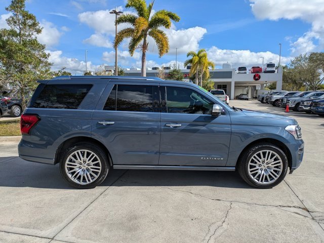 Certified 2022 Ford Expedition Platinum image 3