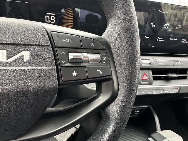 Used 2025 Kia K4 image 26