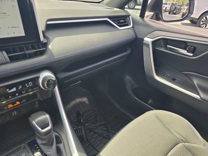 Used 2023 Toyota RAV4 SE AWD/4WD image 28