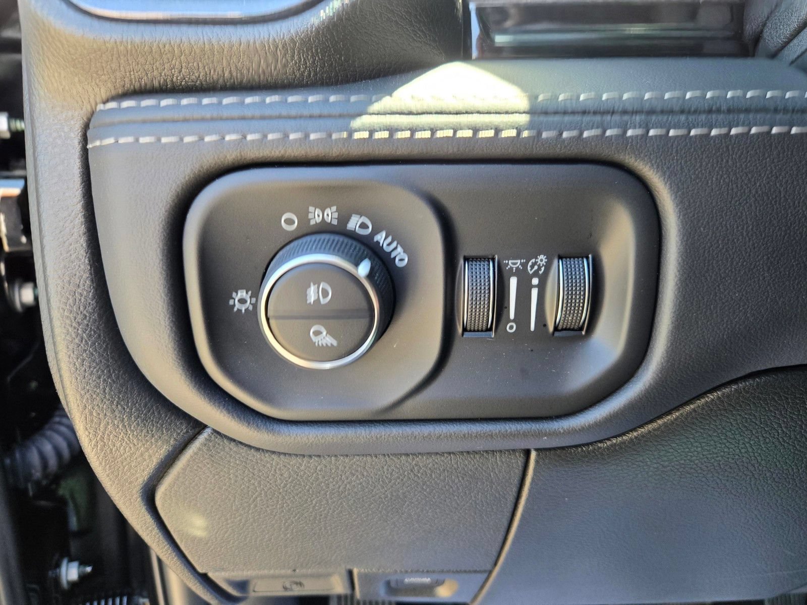 Used 2023 RAM 3500 Limited AWD/4WD image 27