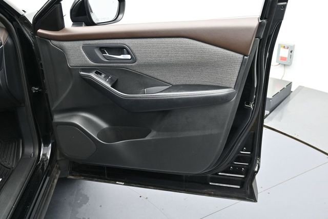 Used 2023 Nissan Rogue SV AWD/4WD image 29