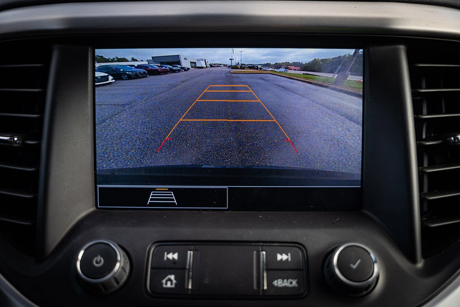 Used 2023 GMC Acadia SLE w/ Driver Convenience Package image 32