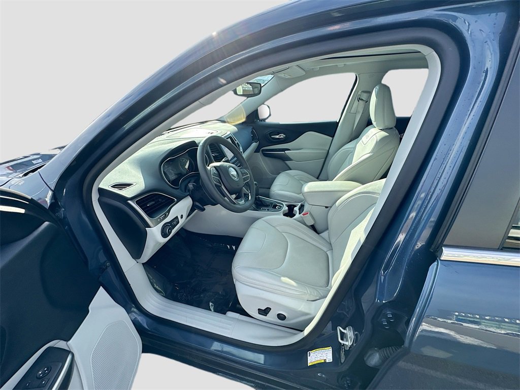 Used 2022 Jeep Cherokee Latitude Lux w/ Sun & Sound Group image 17