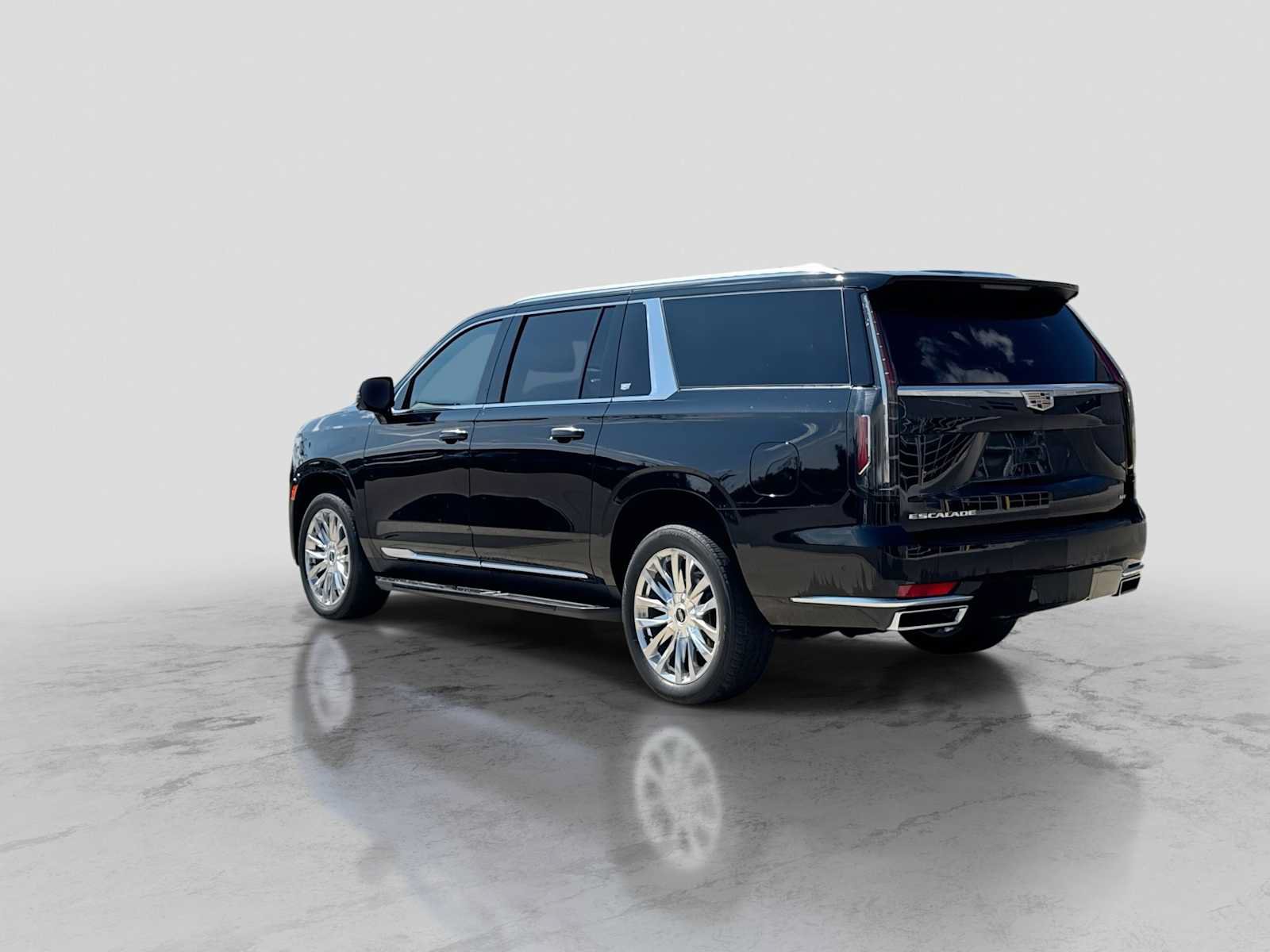 Used 2023 Cadillac Escalade ESV Premium Luxury AWD/4WD image 4