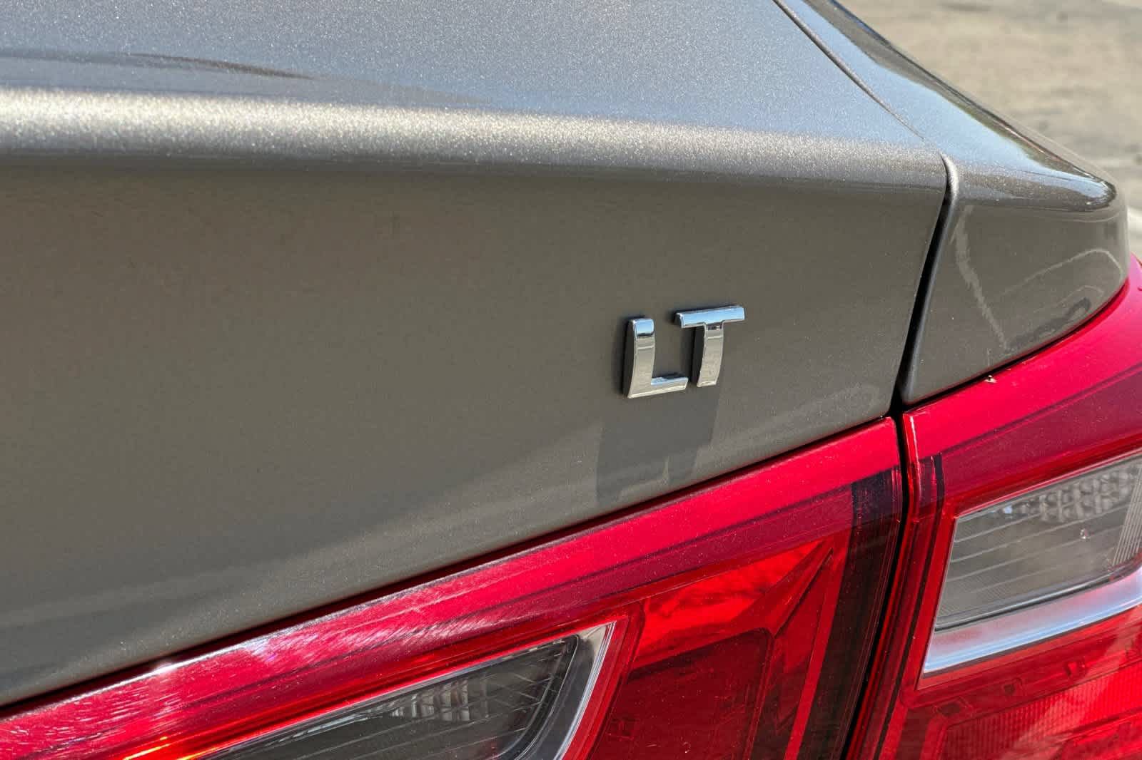 Used 2025 Chevrolet Malibu LT FWD image 28
