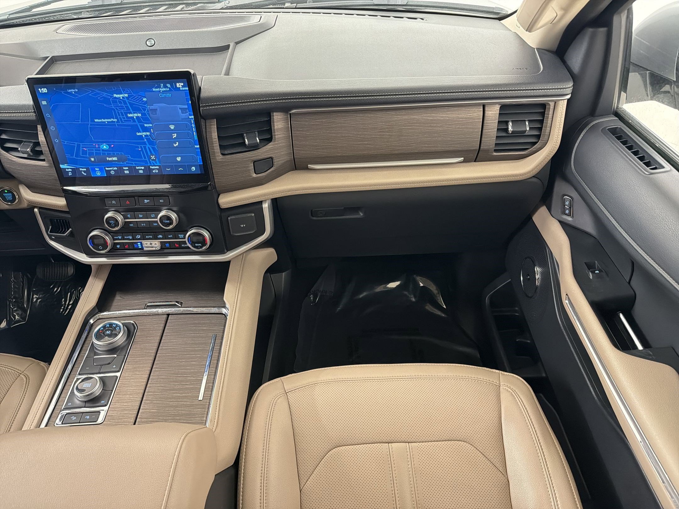 Certified 2024 Ford Expedition Limited image 28