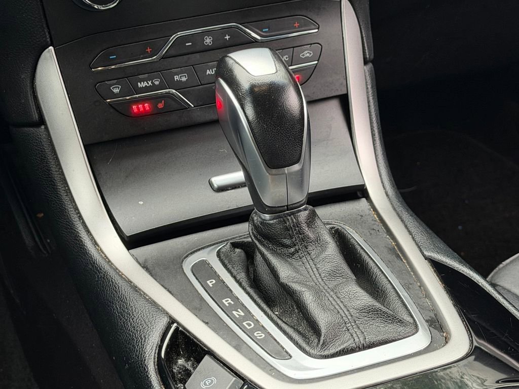Certified 2018 Ford Edge SEL w/ Equipment Group 201A FWD image 15