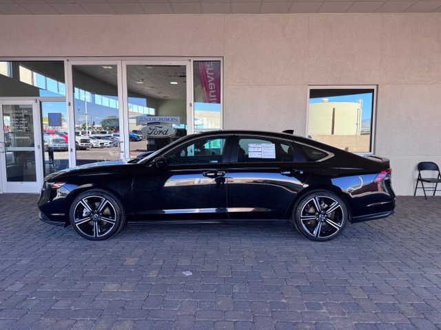 Used 2023 Honda Accord Sport image 2