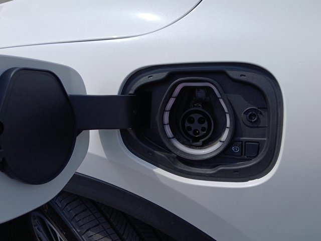 Certified 2021 Ford Escape Titanium w/ Titanium Premium Package FWD image 29