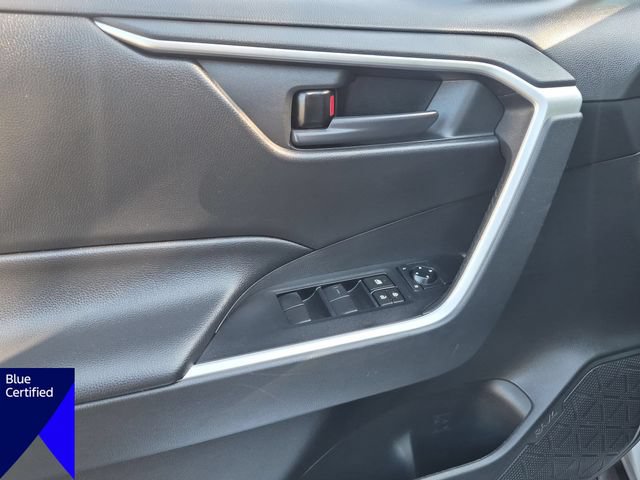 Used 2021 Toyota RAV4 LE FWD image 12