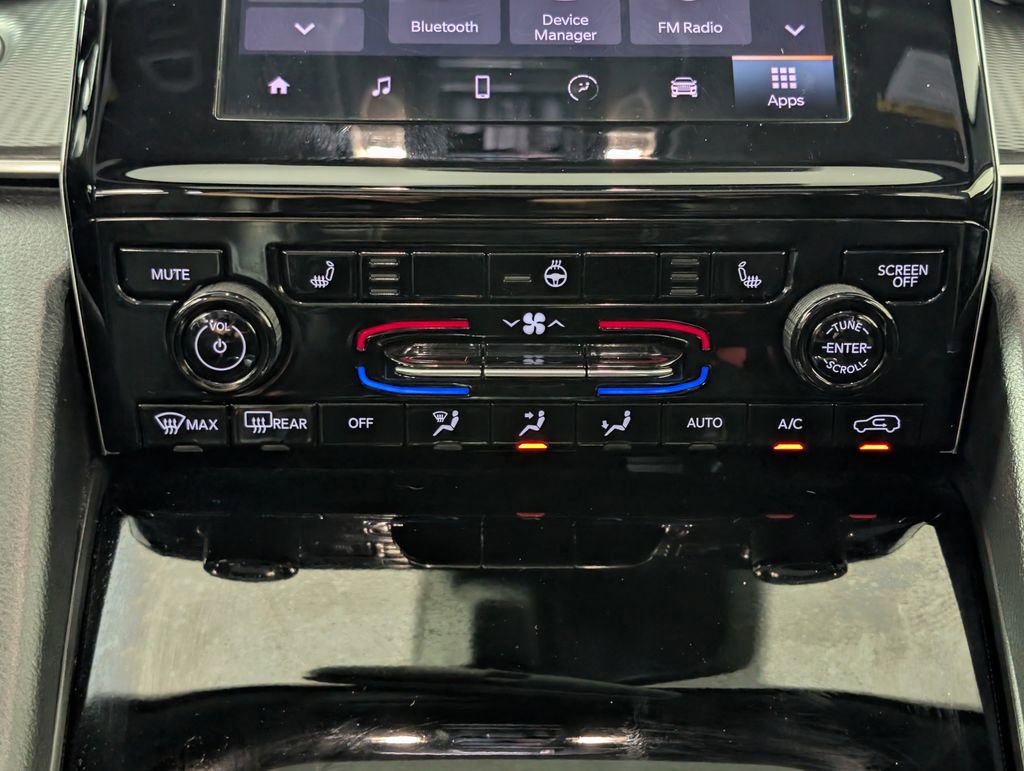 Used 2023 Jeep Grand Cherokee Altitude AWD/4WD image 17