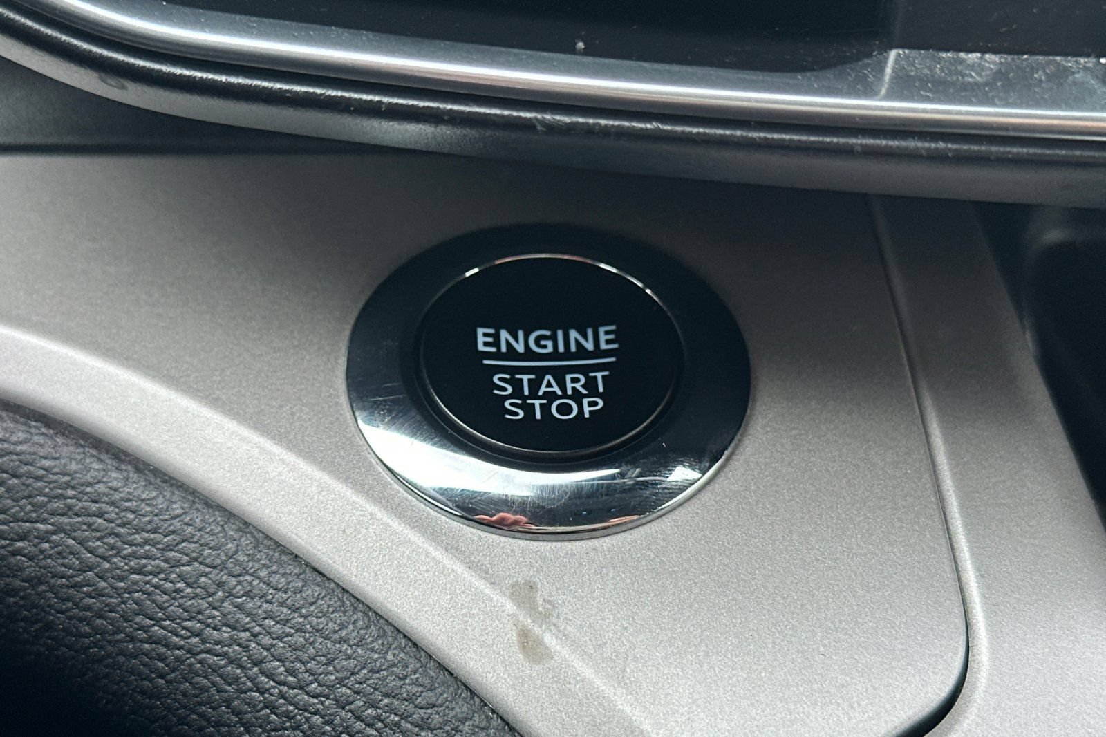 Certified 2024 Ford Explorer XLT w/ Equipment Group 202A AWD/4WD image 36