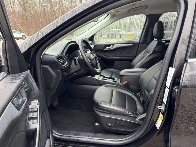 Certified 2025 Ford Escape Platinum image 31