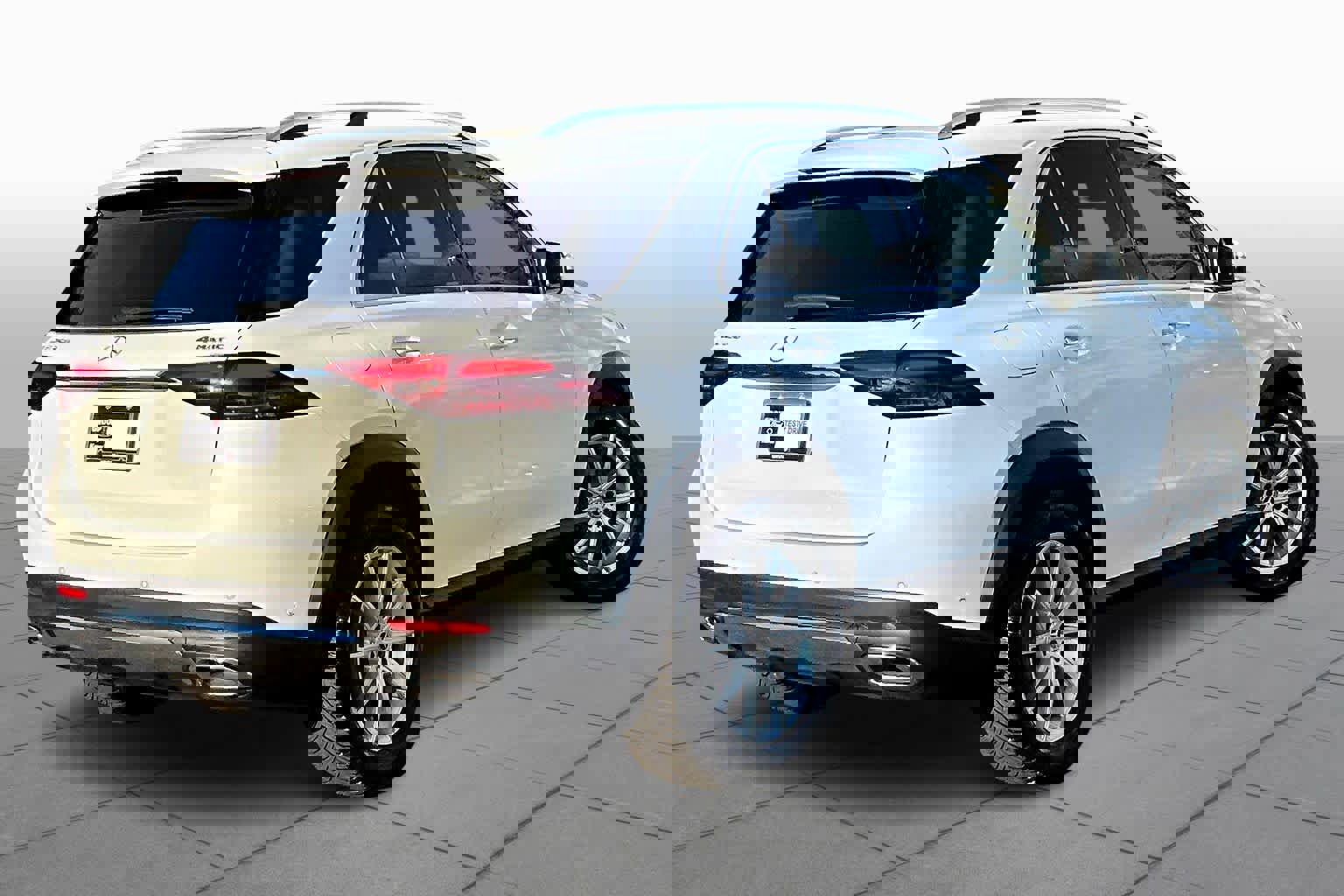 Used 2025 Mercedes-Benz GLE 350 4MATIC image 4