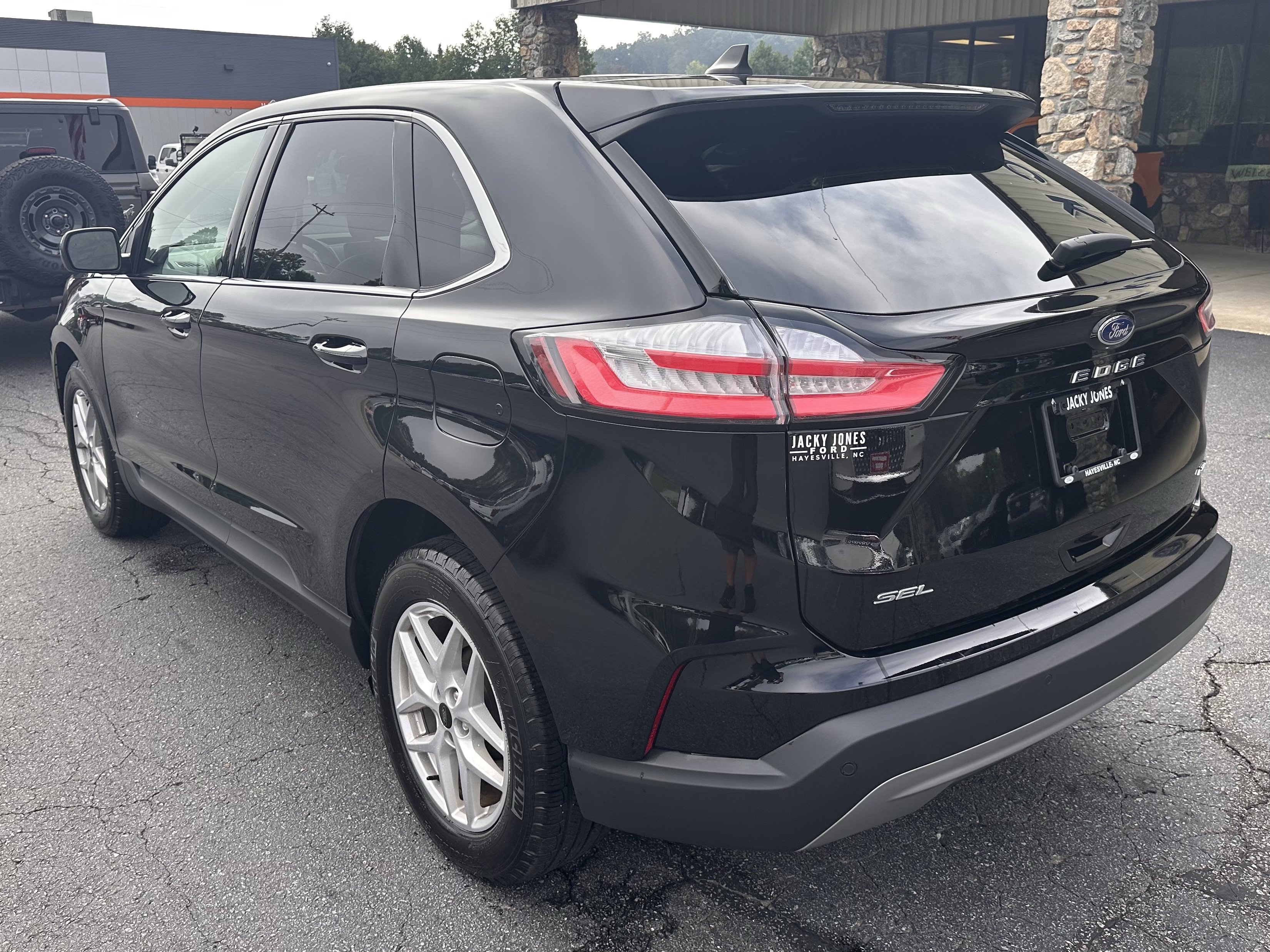 Certified 2024 Ford Edge SEL w/ Convenience Package AWD/4WD image 8