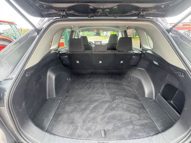 Used 2019 Toyota RAV4 LE AWD/4WD image 24