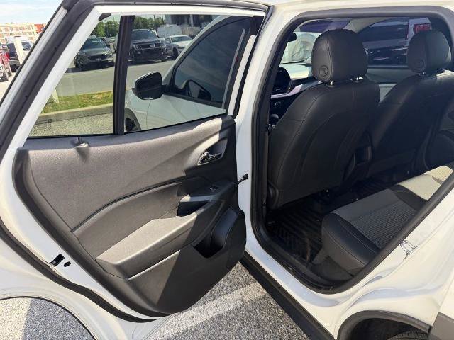 Used 2024 Chevrolet Trax LT FWD image 12
