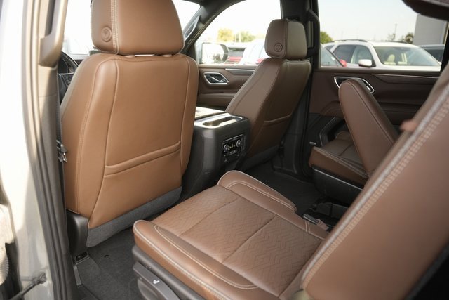 Used 2021 Chevrolet Suburban High Country w/ Max Trailering Package image 11
