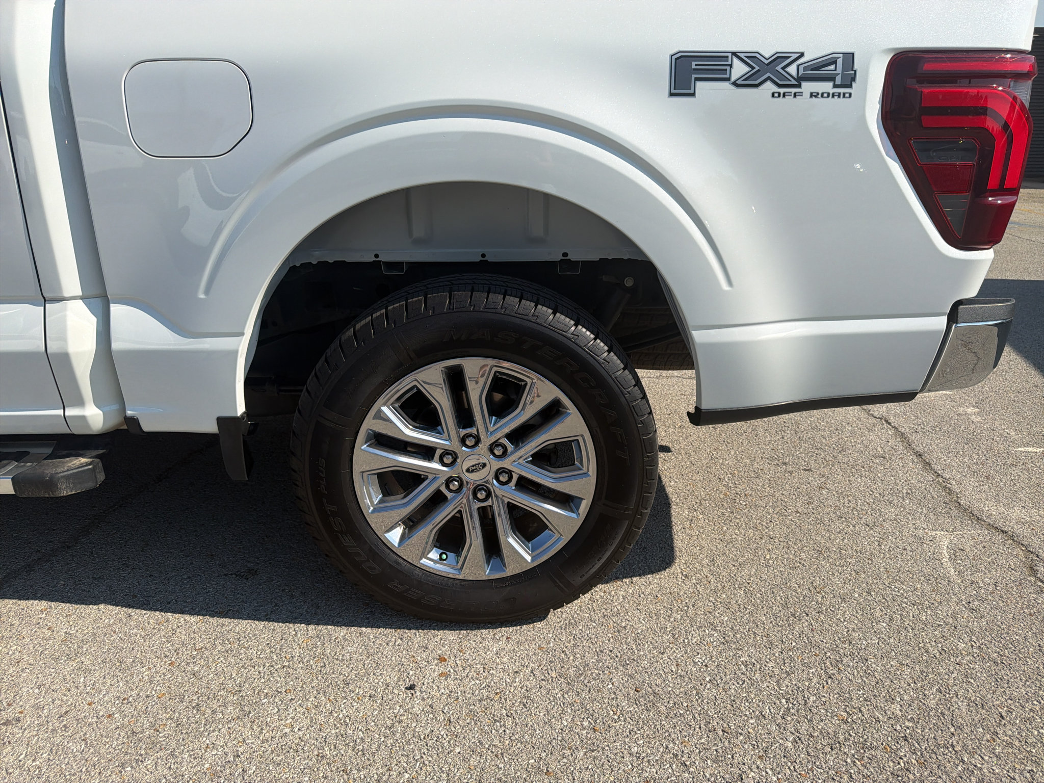 Certified 2024 Ford F150 Lariat w/ FX4 Off-Road Package AWD/4WD image 25