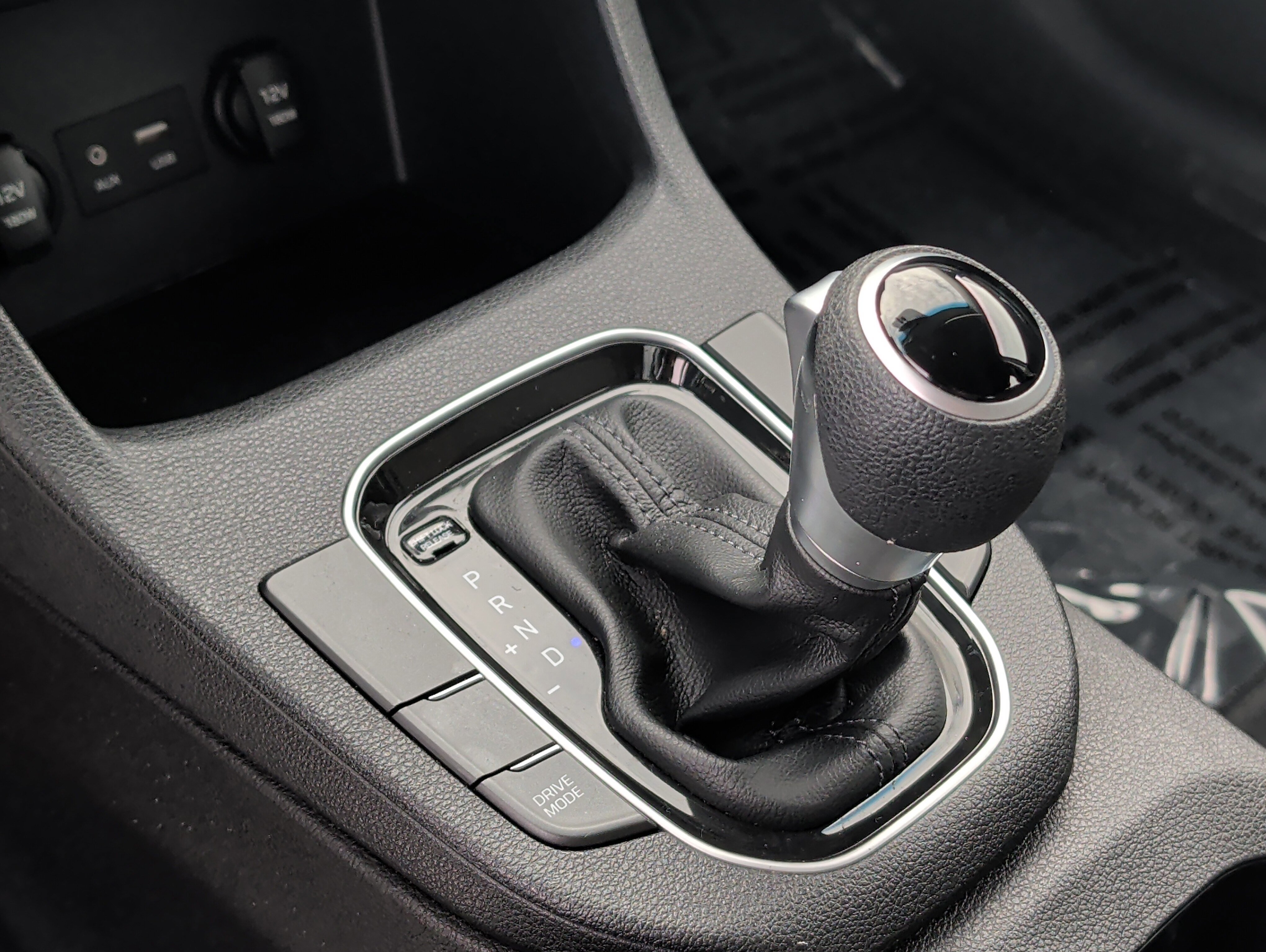 Used 2018 Hyundai Elantra GT image 24