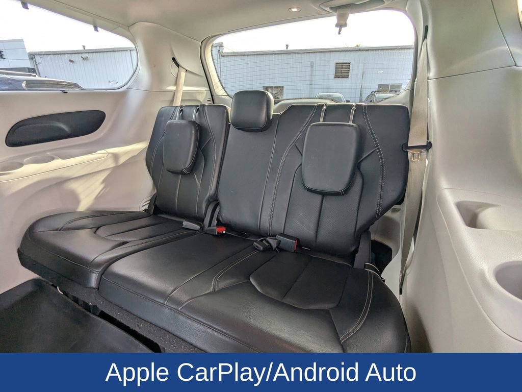 Used 2022 Chrysler Pacifica Touring-L image 17