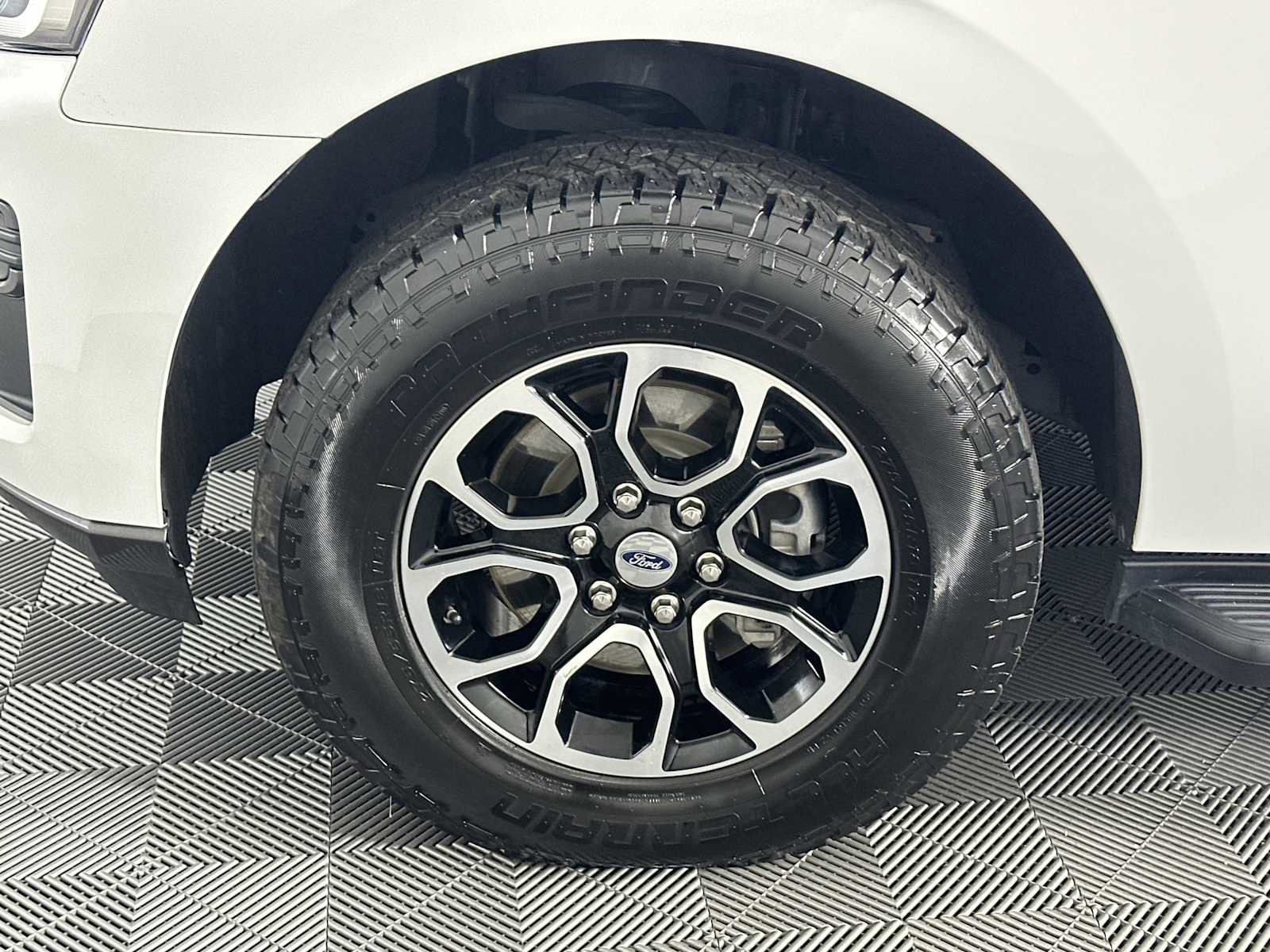 Certified 2024 Ford Expedition Max XLT image 12