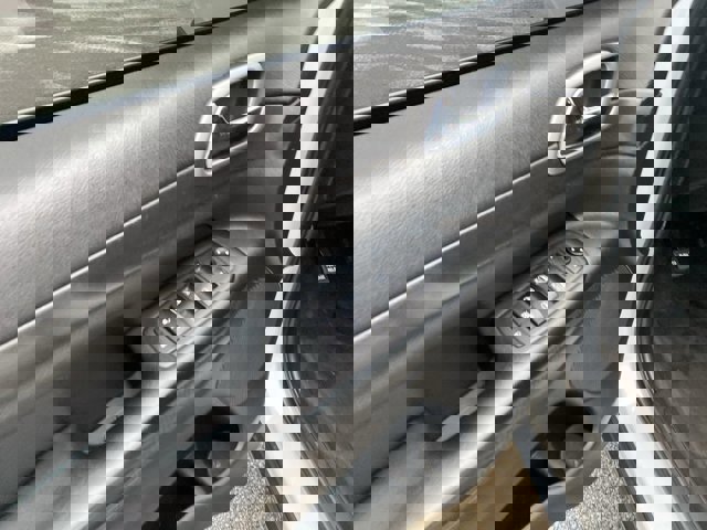 Used 2018 Jeep Grand Cherokee Laredo image 11