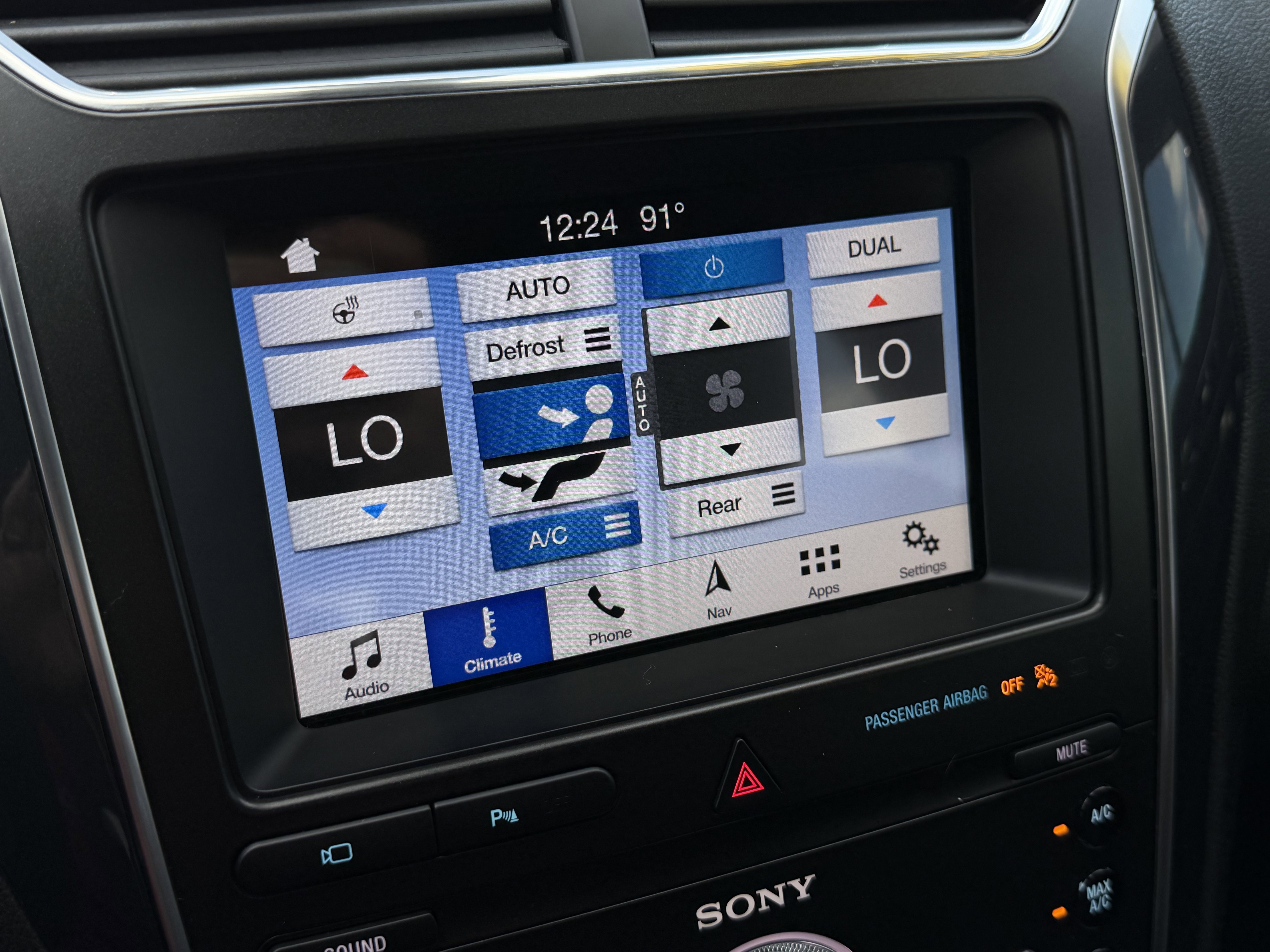 Certified 2019 Ford Explorer Limited w/ Ford Safe & Smart Package AWD/4WD image 23