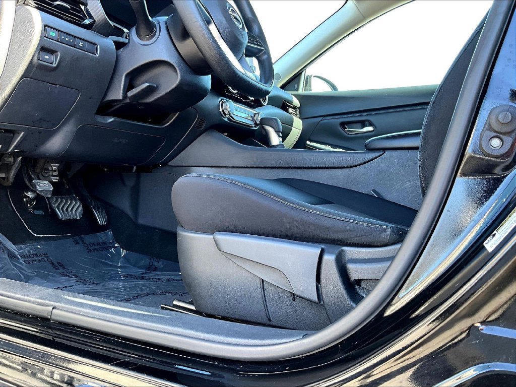 Used 2024 Nissan Sentra SV FWD image 39