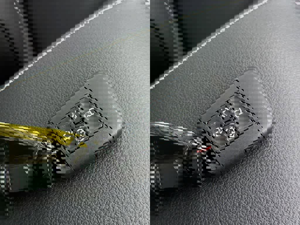 Used 2024 Volkswagen Tiguan SE R-Line image 22