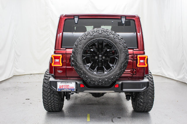 Used 2021 Jeep Wrangler Unlimited Sahara AWD/4WD image 6