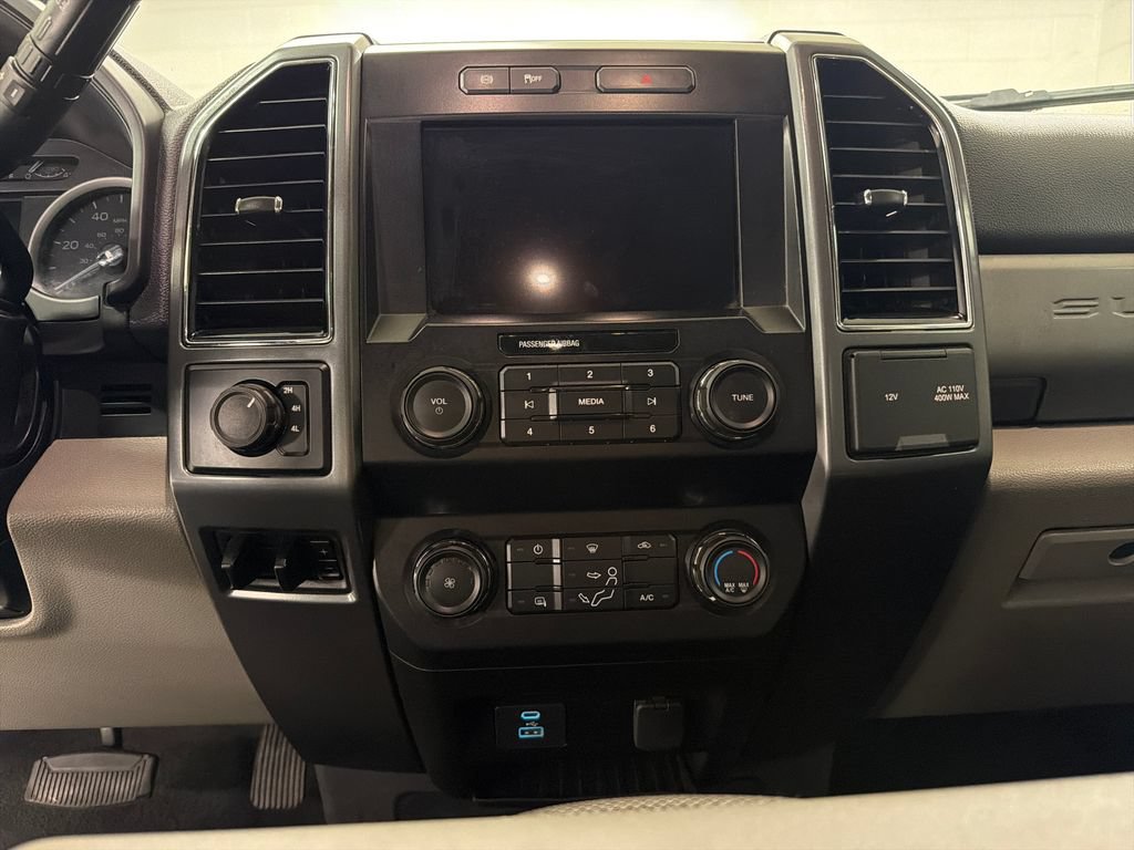 Certified 2022 Ford F350 XLT AWD/4WD image 22