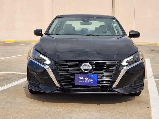 Used 2025 Nissan Altima 2.5 SV FWD image 2