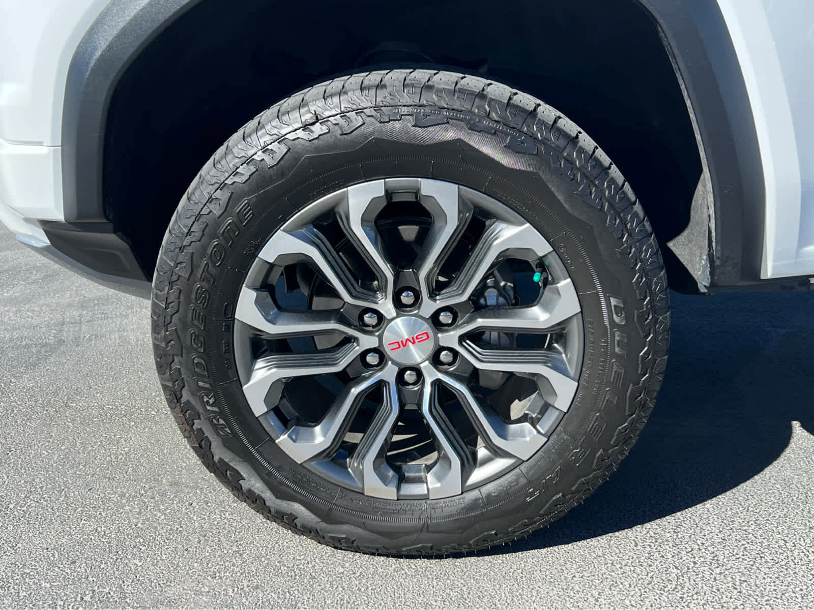 Used 2023 GMC Canyon Denali image 13