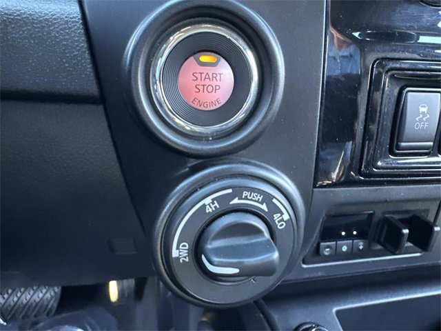 Used 2021 Nissan Titan PRO-4X w/ Pro-4x Convenience Package image 23