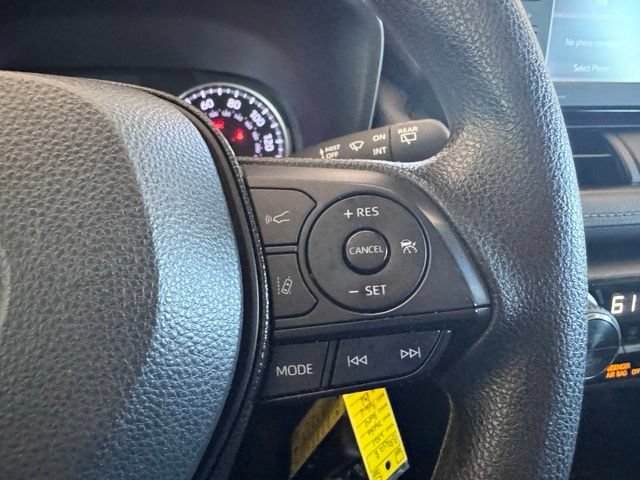 Used 2021 Toyota RAV4 LE w/ Carpet Mat Package (TMS) AWD/4WD image 16