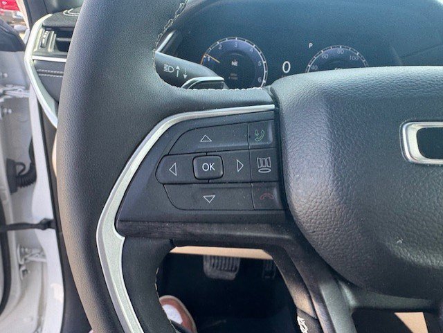 Used 2023 Jeep Grand Cherokee Limited w/ Luxury Tech Group II image 14