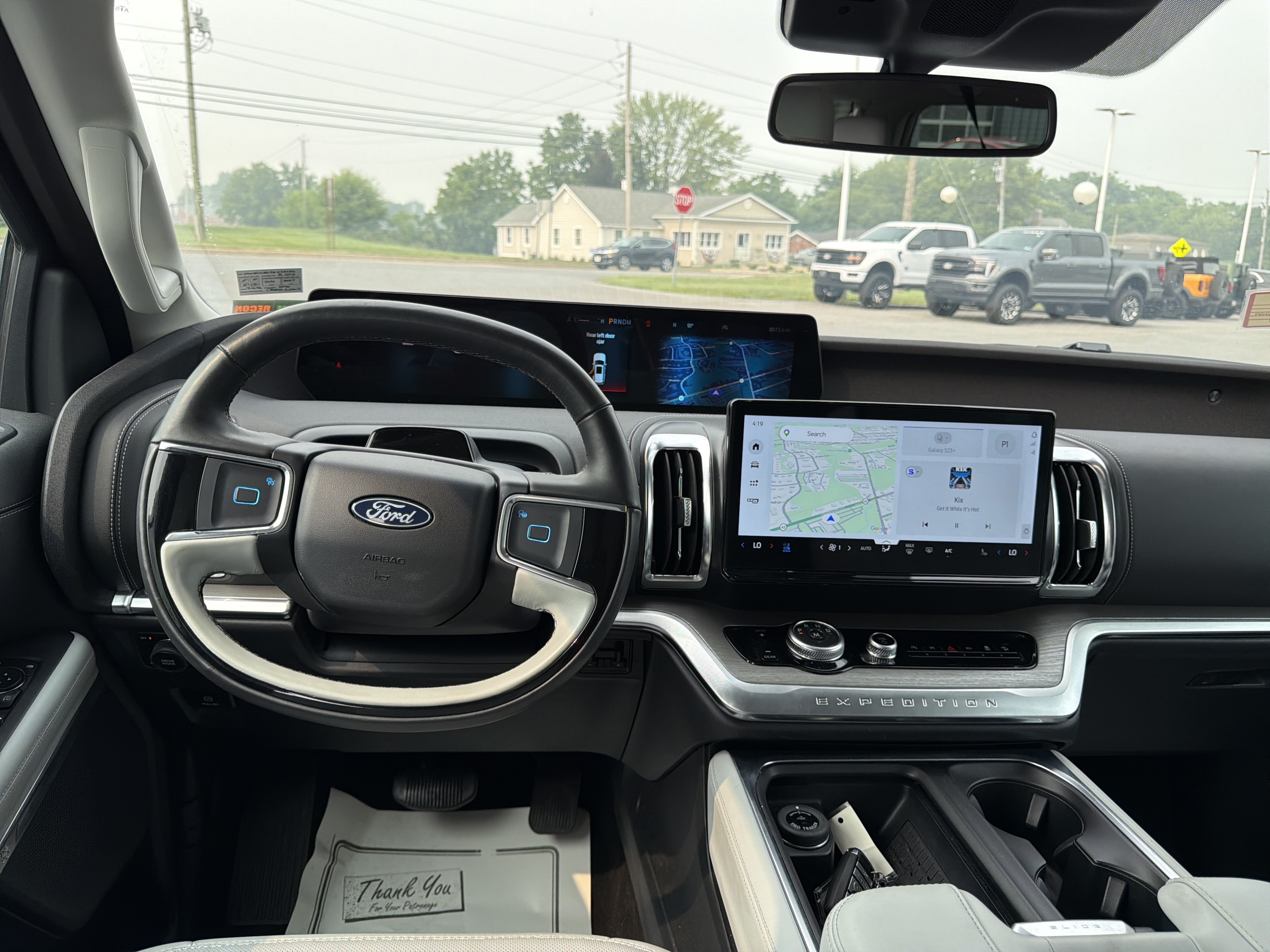 Certified 2025 Ford Expedition Max Platinum w/ Driver's Package AWD/4WD image 15