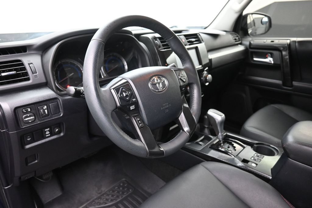 Used 2019 Toyota 4Runner TRD Off-Road Premium AWD/4WD image 18