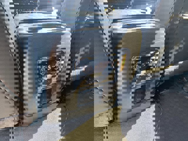 Used 2025 Chevrolet Tahoe High Country image 21