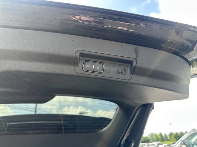Certified 2023 Ford Explorer XLT w/ Equipment Group 202A AWD/4WD image 19