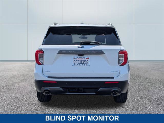 Certified 2023 Ford Explorer XLT w/ Equipment Group 202A AWD/4WD image 3